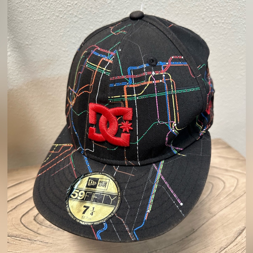 DC 59 Fifty New Era fitted 7-1/4 57.7 hat with sticker black skateboard NWT